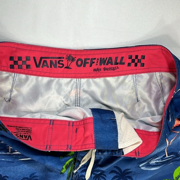 VANS Flamingo 10” Board Shorts Swim Trunks size 34, excellent condition! - Picture 8 of 12